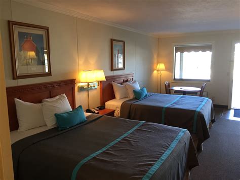 Motel Rooms & Suites .